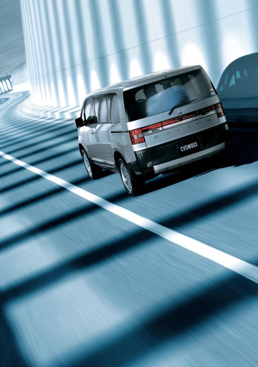  Mitsubishi Delica D:5 2007 года  (фото 5 из 31)